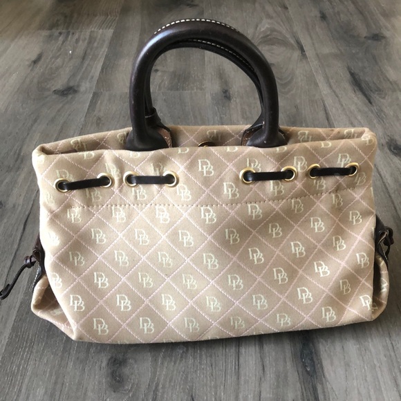 Dooney and Bourke purse - Picture 2 of 5
